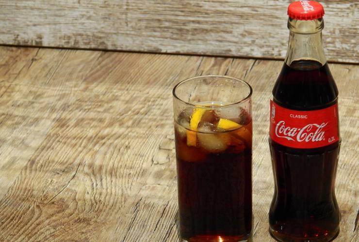 Coca-Cola con ghiaccio